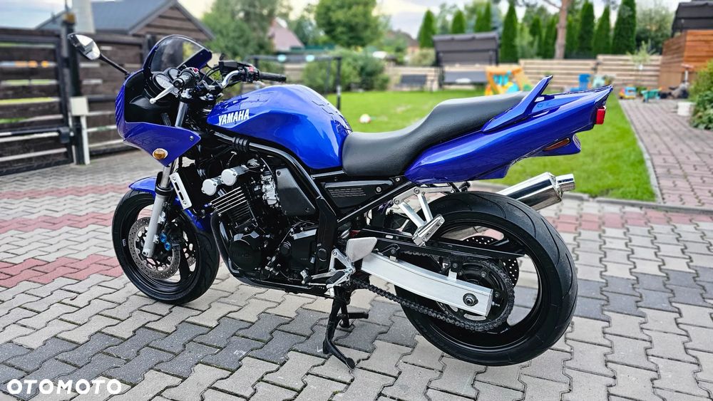 Yamaha FZS - 2