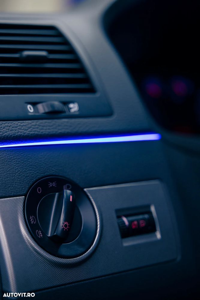 Volkswagen Multivan - 28