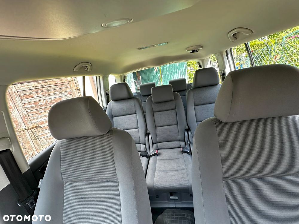 Volkswagen Touran 1.6 Conceptline - 10