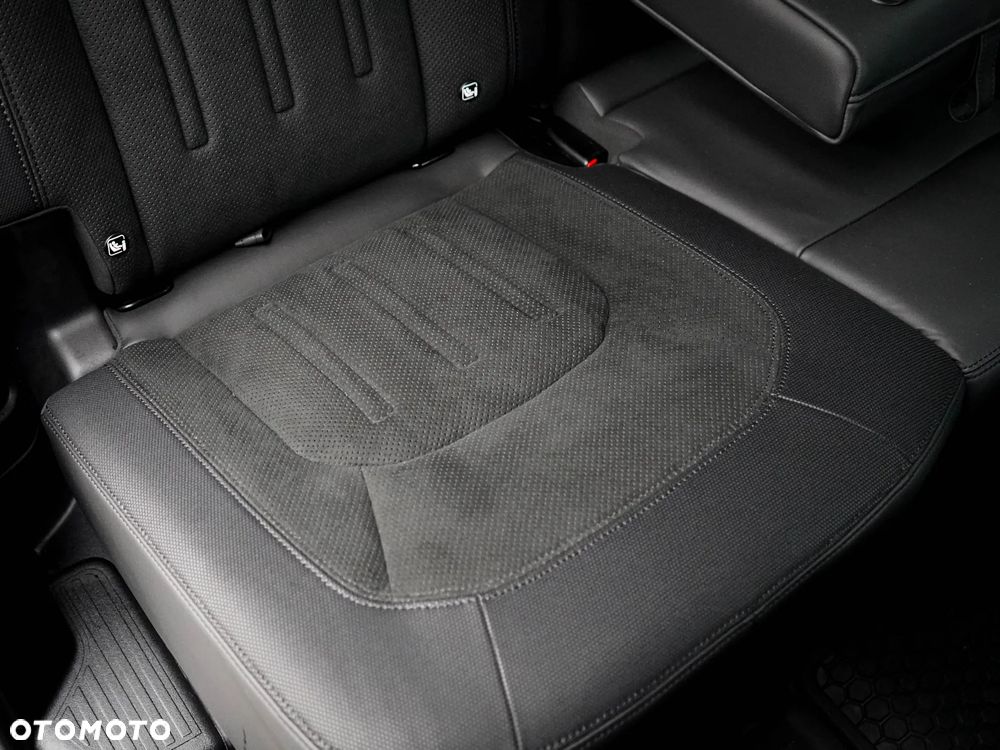 Land Rover Defender 5.0 P525 V8 - 34