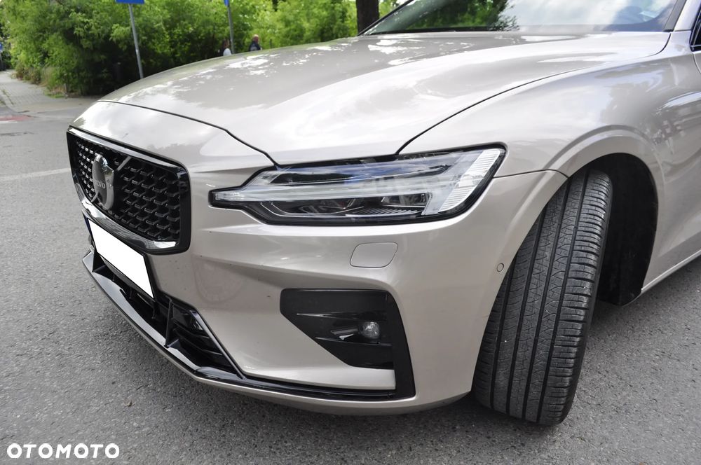 Volvo S60 B5 B AWD Ultimate Dark - 21