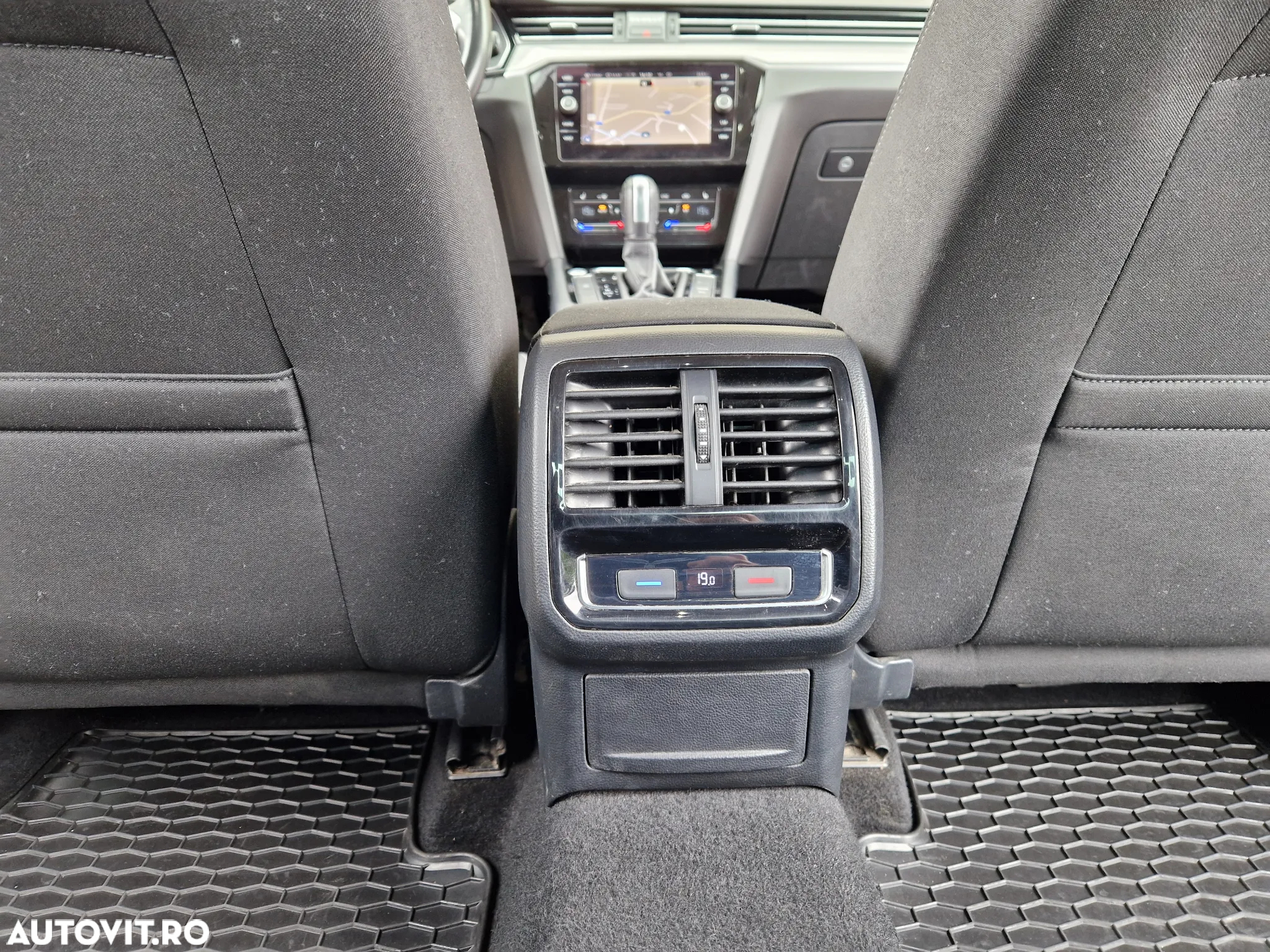 Volkswagen Passat 2.0 TDI DSG Comfortline - 16