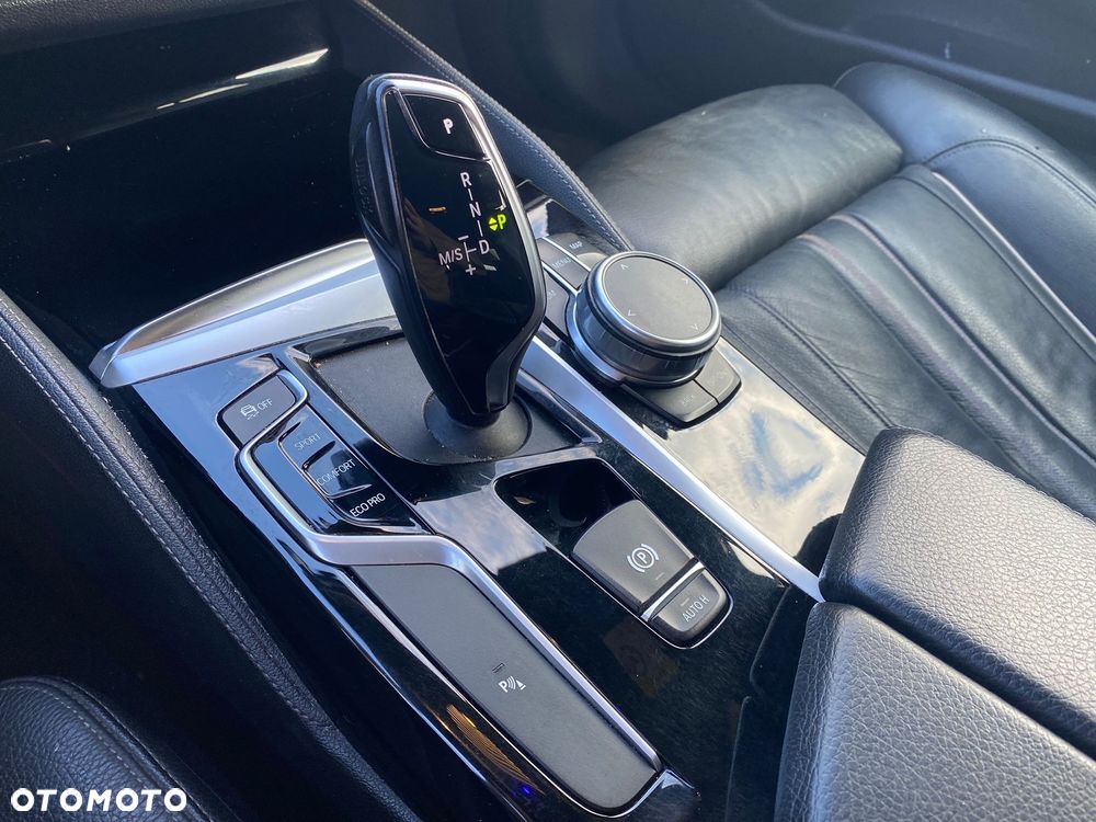 BMW Seria 5 525d M Sport sport - 20