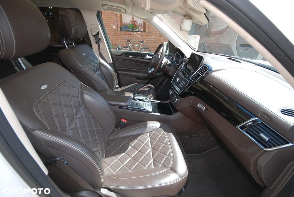 Mercedes-Benz GLS - 21