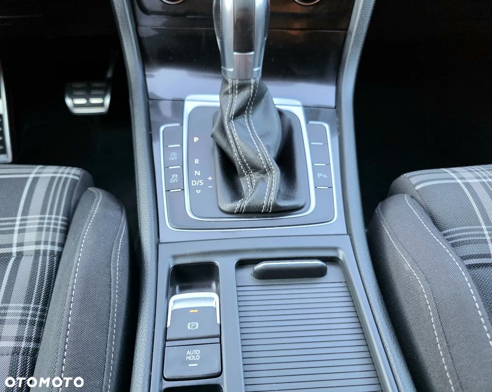 Volkswagen Golf GTD 2.0 TDI SCR DSG - 29