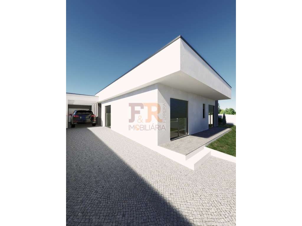 Moradia Térrea V3+1 zona privilegiada Fernão Ferro - Grande imagem: 4/23