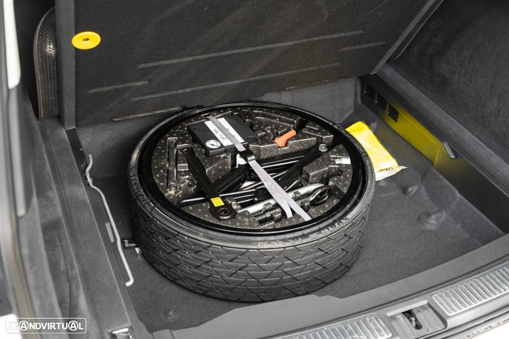 VW Touareg 3.0 TDI V6 Elegance Plus - 11