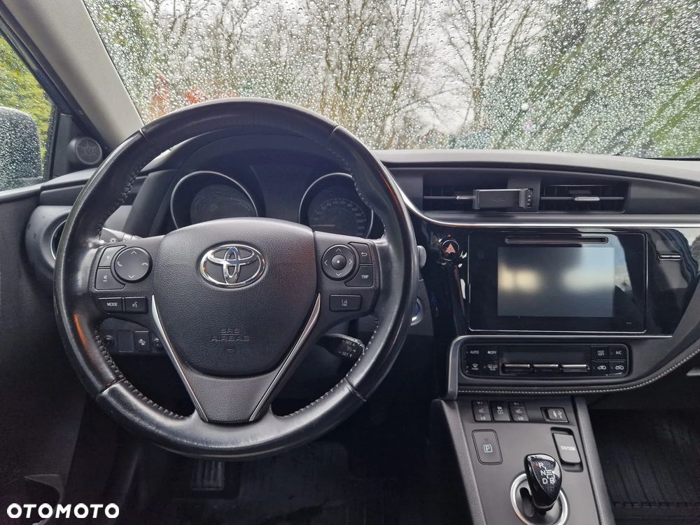 Toyota Auris - 10
