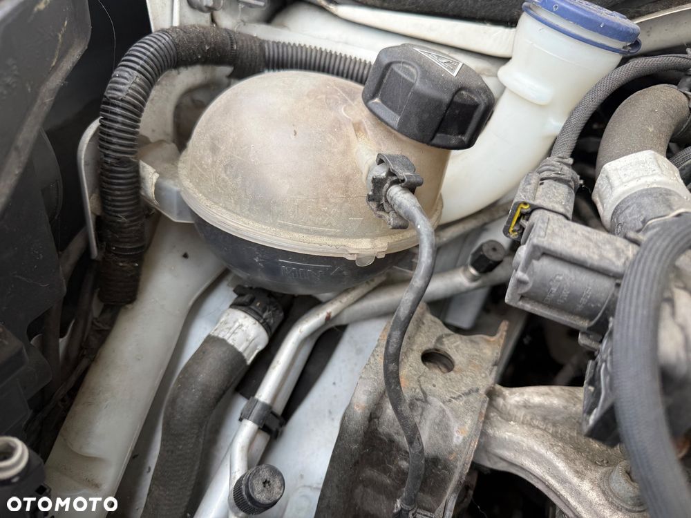 Peugeot 2008 PureTech 110 Stop&Start EAT6 Allure - 31