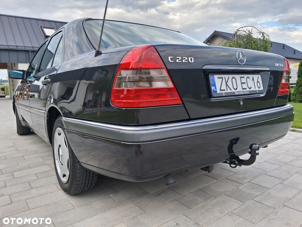 Mercedes-Benz Klasa C 220 D Classic - 8