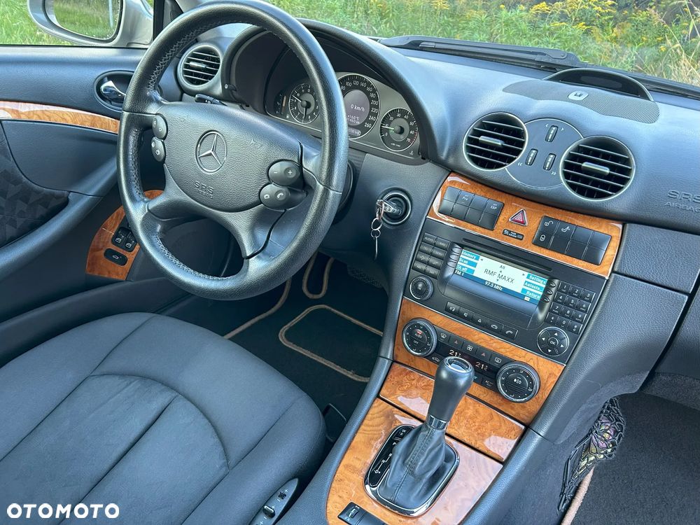 Mercedes-Benz CLK - 12