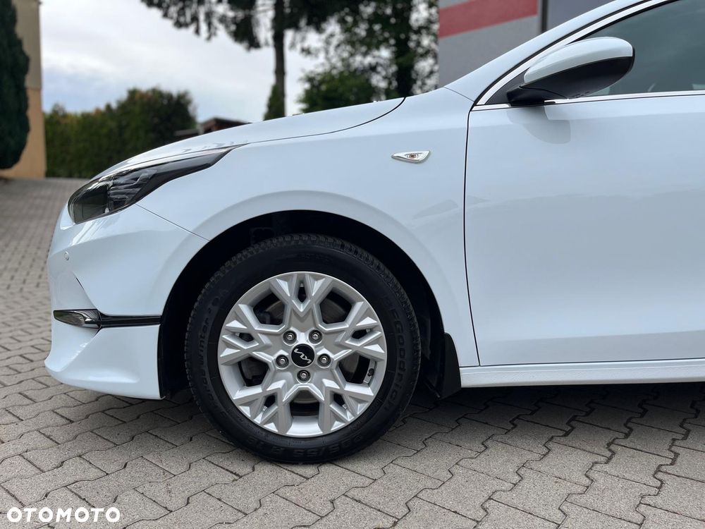 Kia Ceed 1.5 T-GDI M - 12