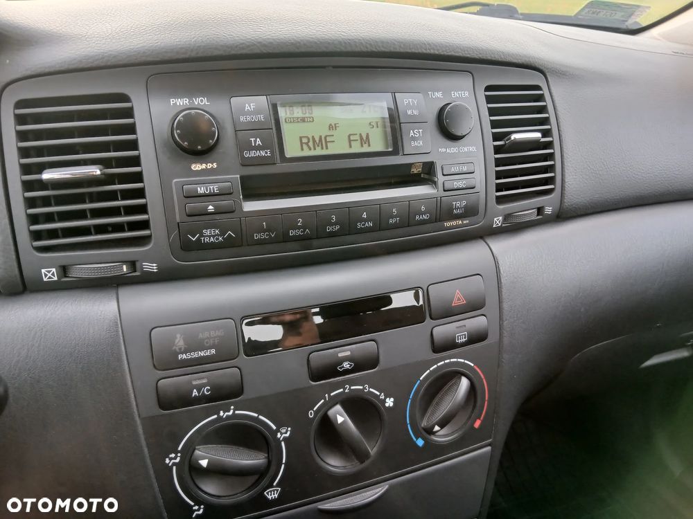 Toyota Corolla ver-1-4-vvt--i-terra-polaris - 8