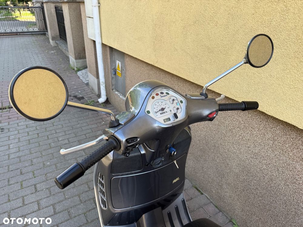 Vespa Grantourismo - 11