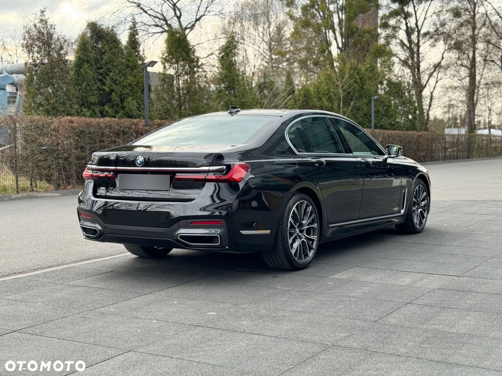 BMW Seria 7 730d xDrive mHEV - 4