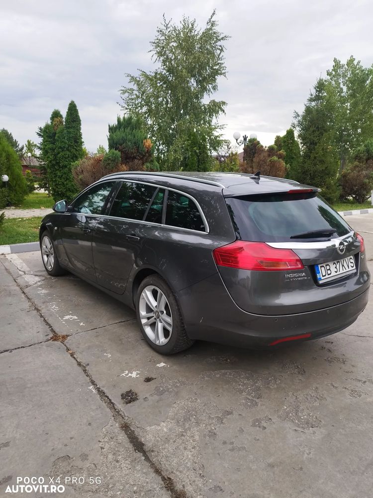 Opel Insignia 2.0 CDTI Sports Tourer - 4