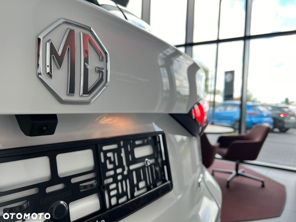 MG ZS - 11