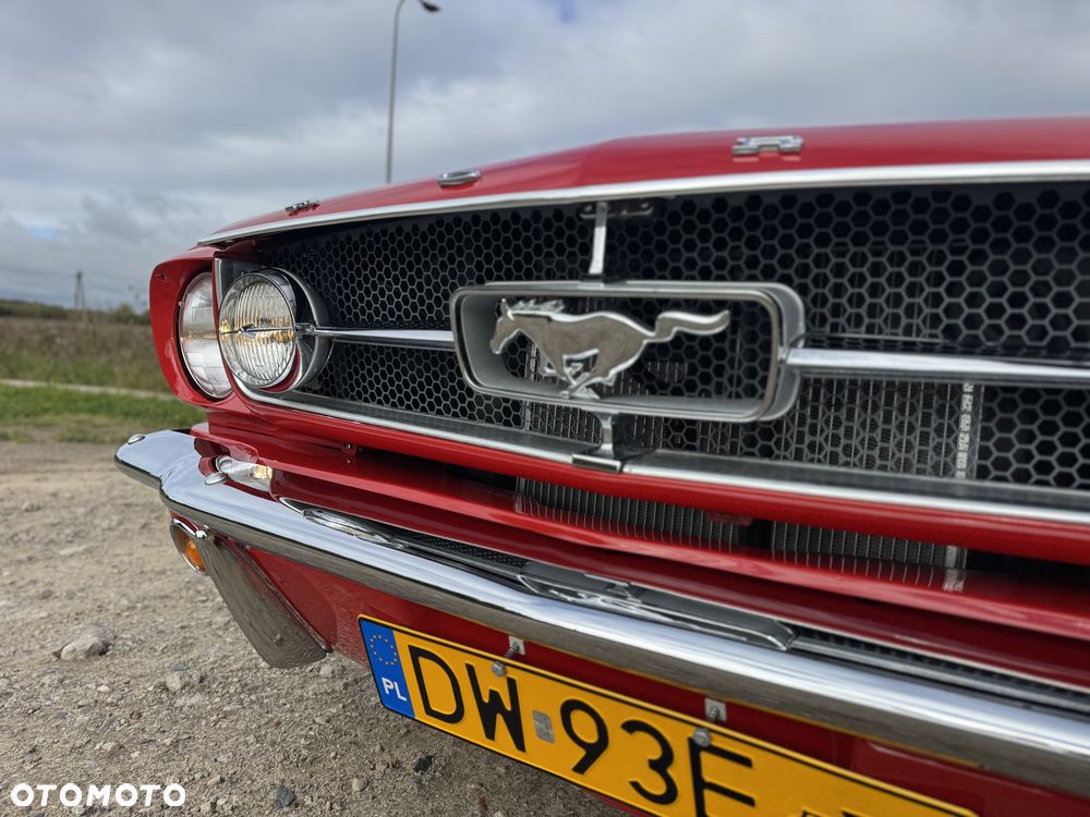 Ford Mustang - 8