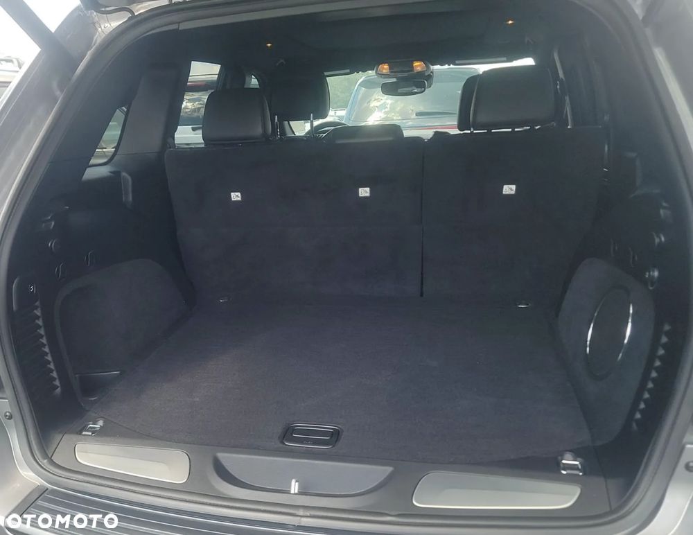 Jeep Grand Cherokee - 16