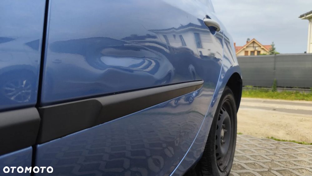 Renault Clio 1.2 16V Alize - 10