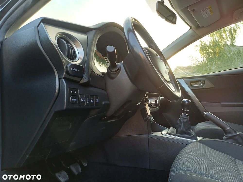 Toyota Auris 1.6 Premium - 19