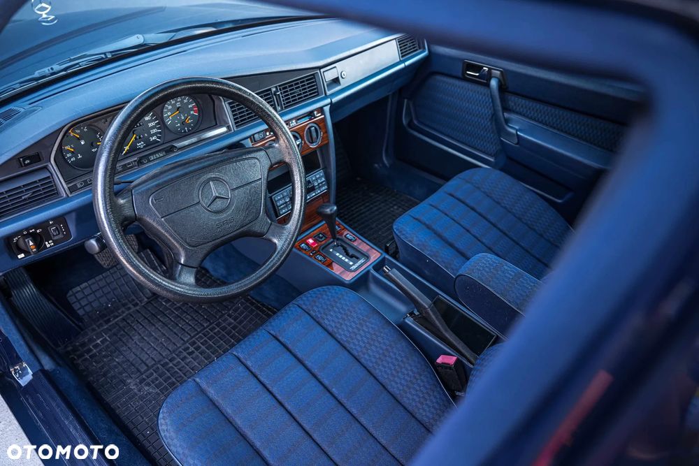 Mercedes-Benz W201 (190) - 26