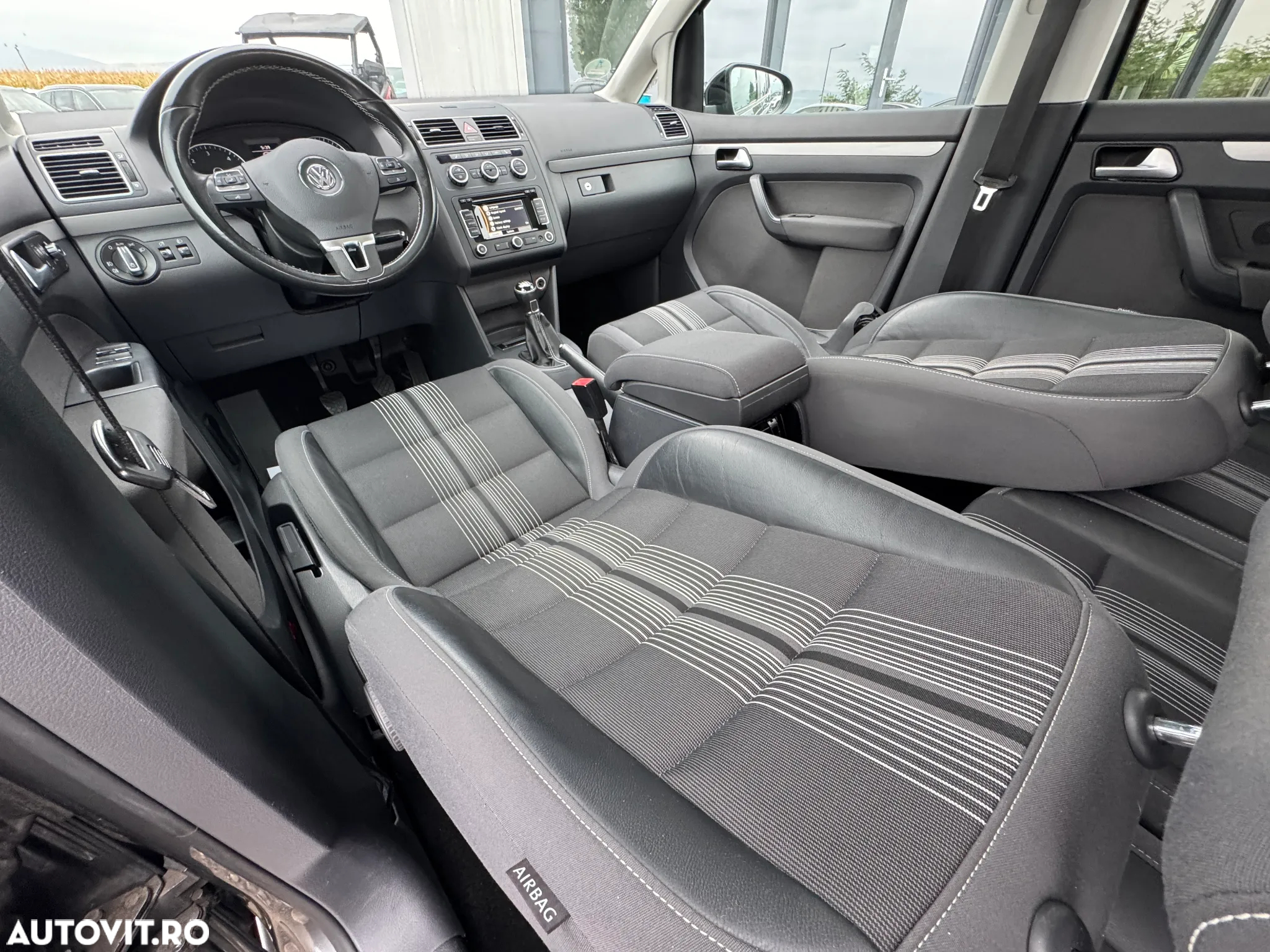 Volkswagen Touran 2.0 TDI DPF BlueMotion Technology MATCH - 24
