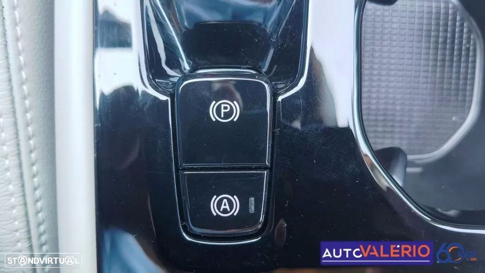 Volvo XC 40 1.5 T4 PHEV Plus Bright - 33