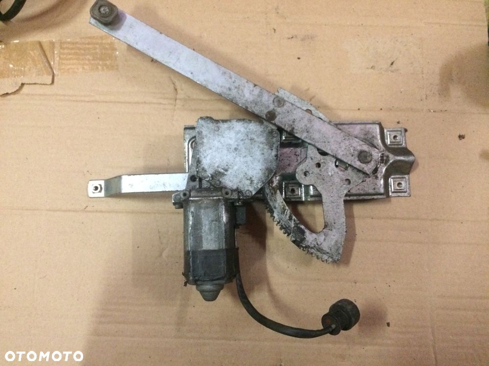 Podnośnik szyby drzwi prawy tylny LAND ROVER DISCOVERY 1 I 200Tdi 1989-1994 - 1