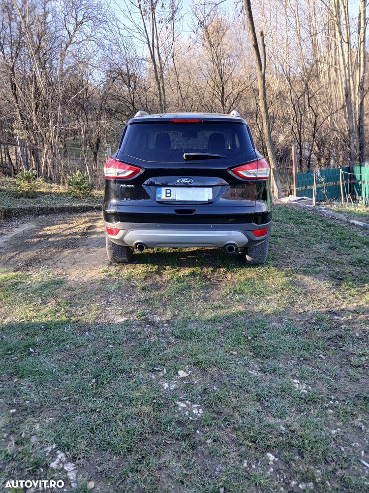 Ford Kuga 2.0 TDCi 4WD Powershift Titanium - 4