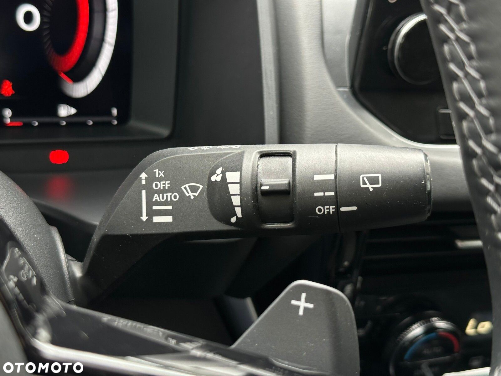 Nissan Qashqai 1.3 DIG-T N-Connecta DCT - 23