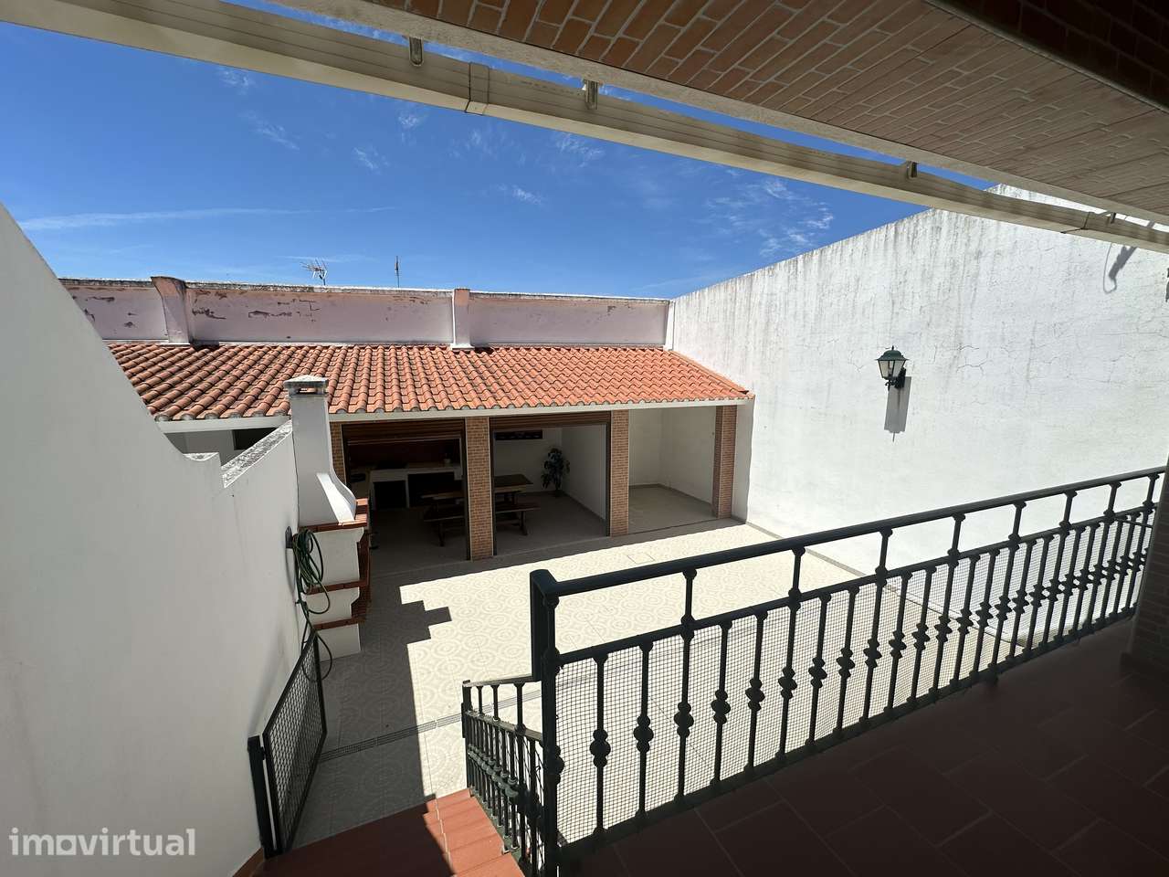 Moradia T4 com Garagem e Quintal em Moura - Grande imagem: 3/26
