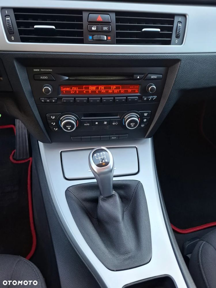 BMW Seria 3 318i Edition Exclusive - 11