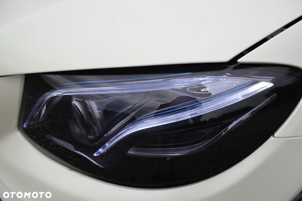 Mercedes-Benz Klasa E 300 Coupe 9G-TRONIC - 11