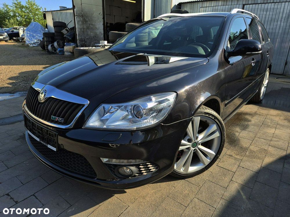 Skoda Octavia Combi 2.0 TDI CR DPF DSG RS - 3