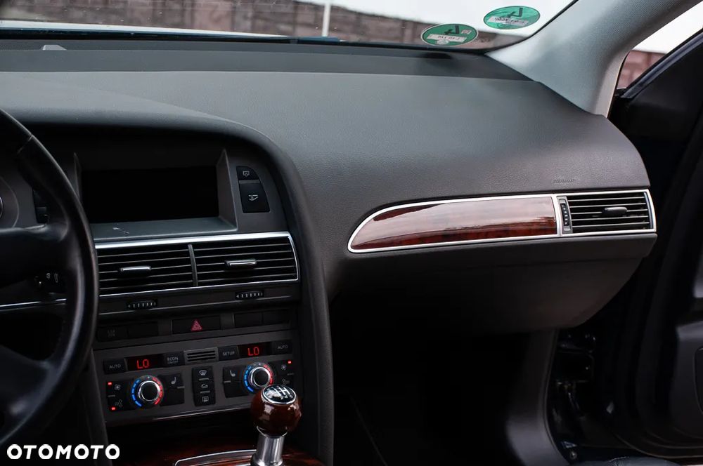 Audi A6 Limousine 2.4 - 25