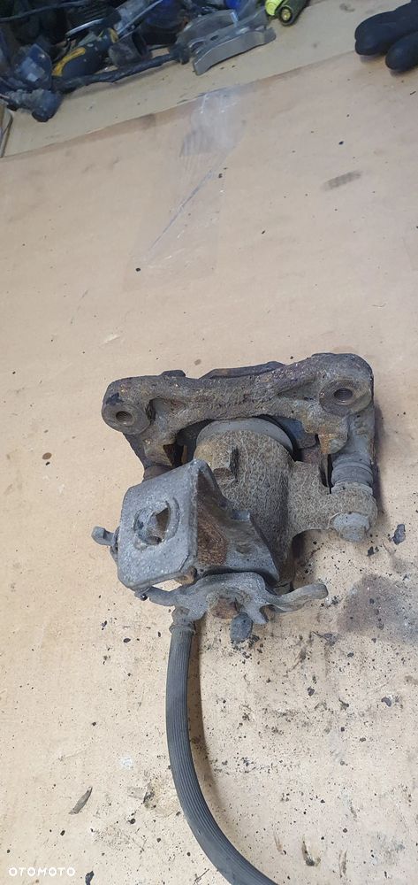 Zacisk hamulcowy prawy tył tylny prawy Nissan Almera - 6