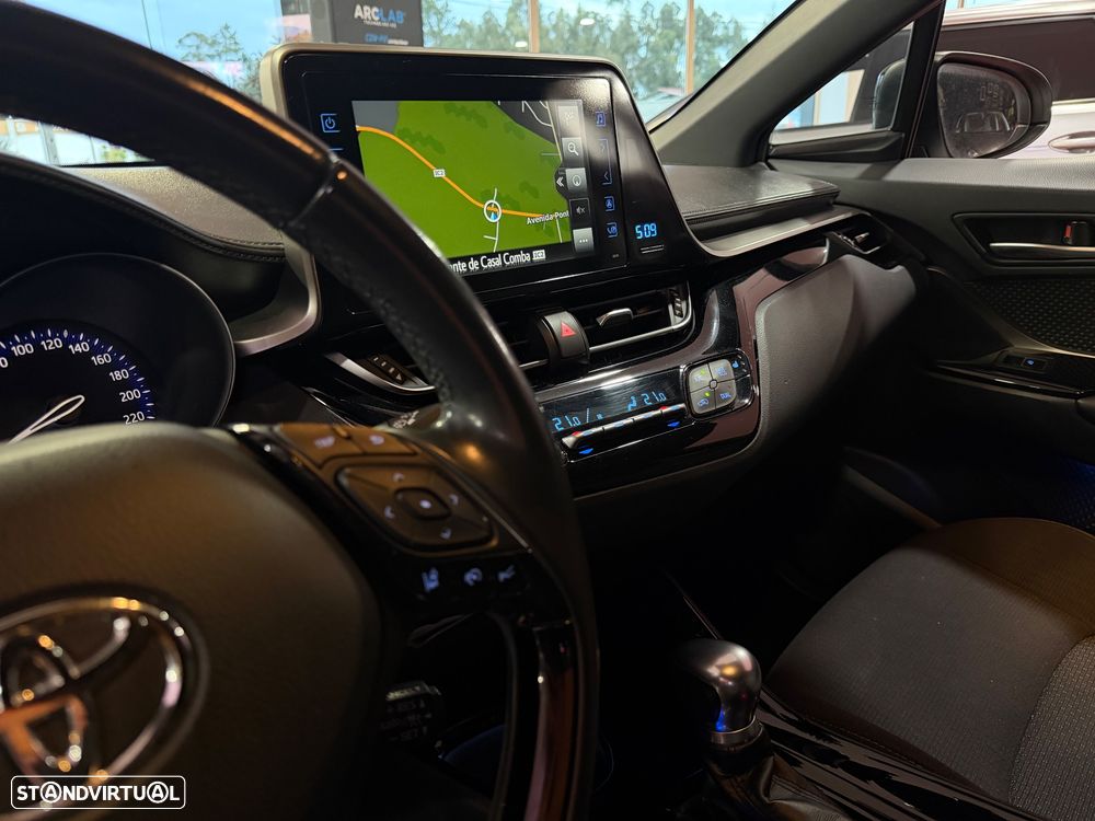 Toyota C-HR 1.8 HSD Exclusive - 27