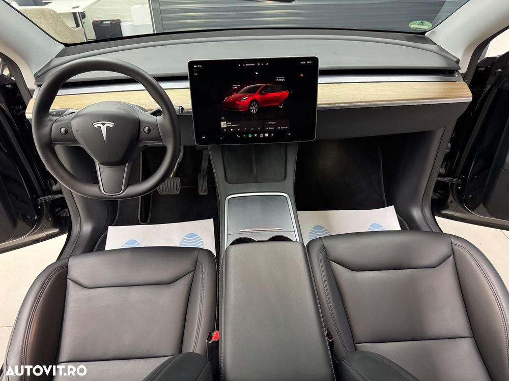 Tesla Model Y Long Range Dual Motor AWD - 6