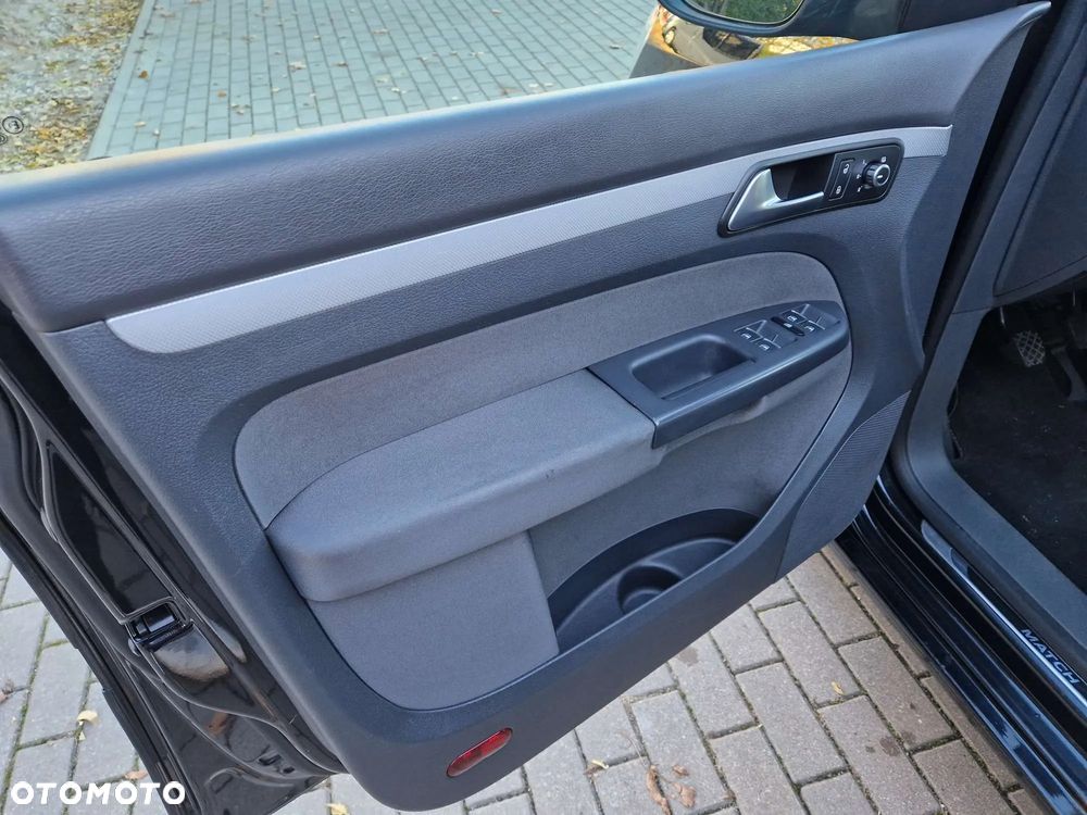 Volkswagen Touran 1.6 TDI DPF MATCH - 38