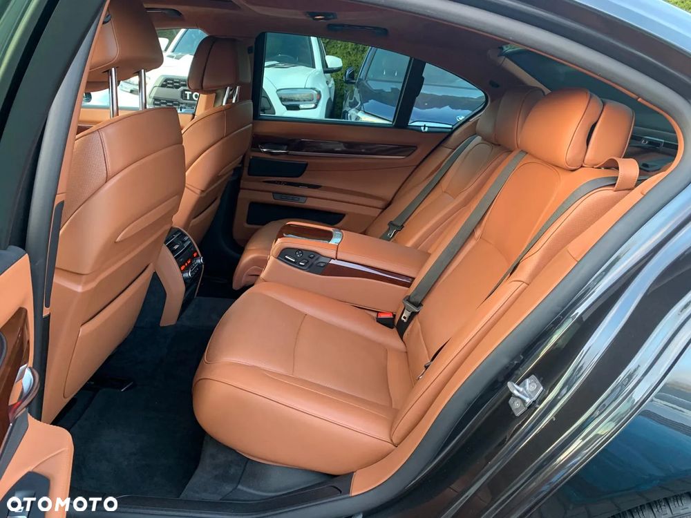 BMW Seria 7 740d xDrive - 8