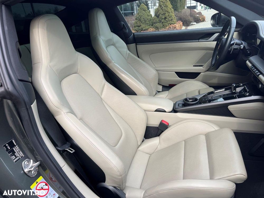 Porsche 911 Carrera 4S PDK - 12
