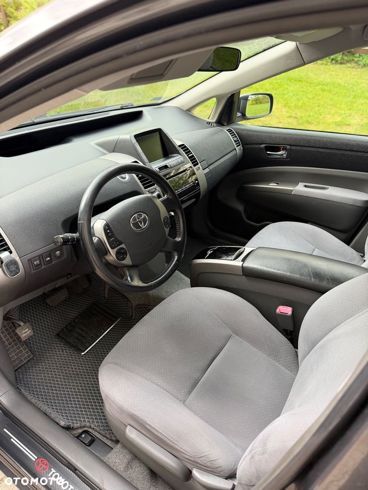 Toyota Prius 1.5 VVT-i Prestige - 6