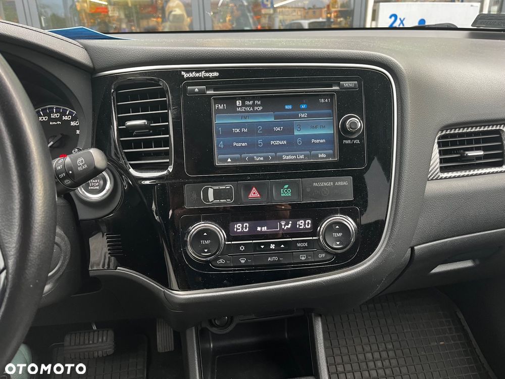 Mitsubishi Outlander - 14