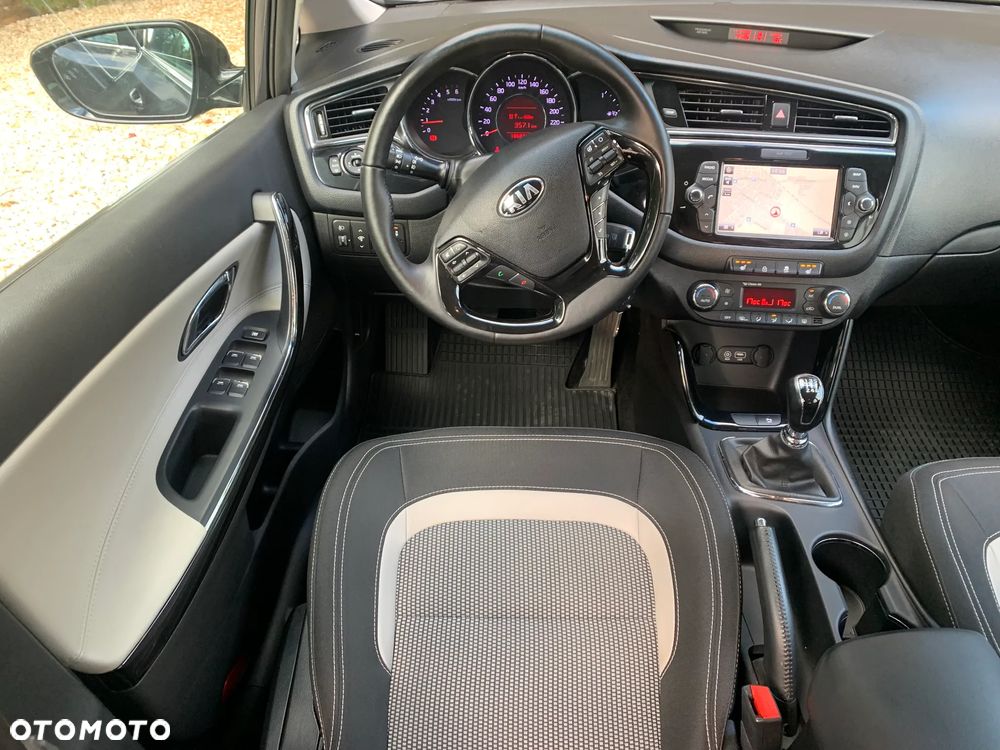 Kia Ceed 1.6 CRDi GT Line - 34