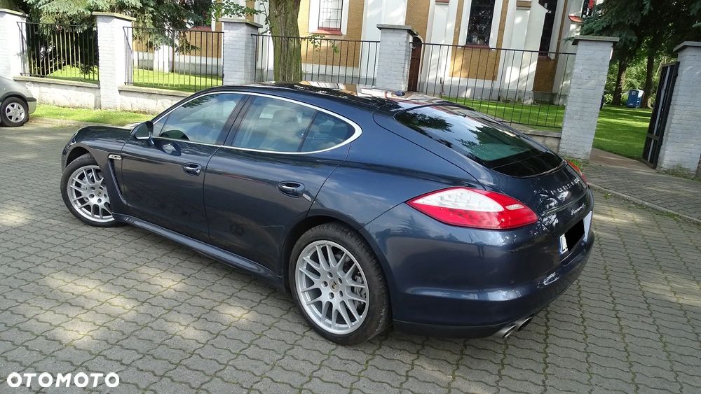 Porsche Panamera 4S - 4