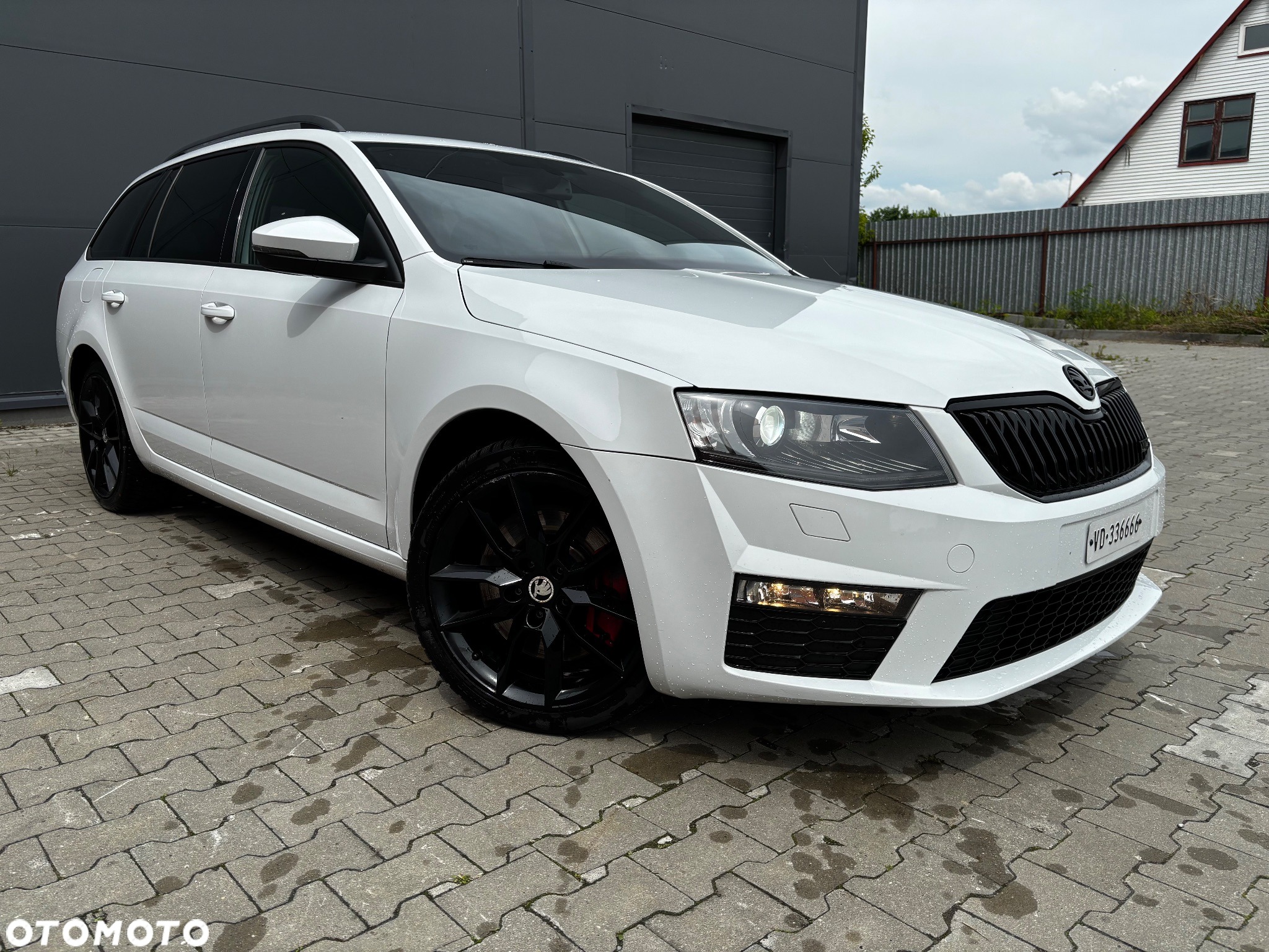 Skoda Octavia 2.0 TDI DSG RS - 5