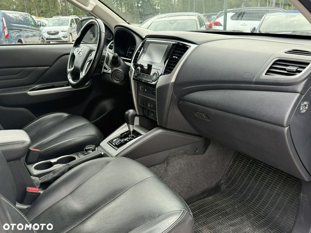 Mitsubishi L200 2.2 d DC Instyle Plus - 19