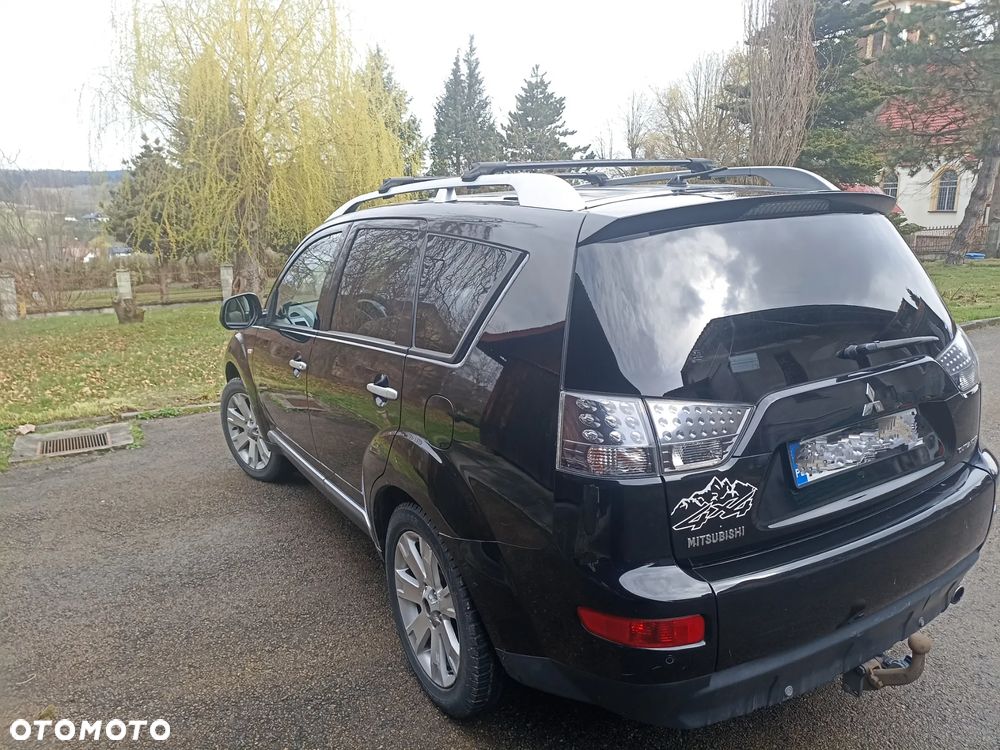 Mitsubishi Outlander - 12