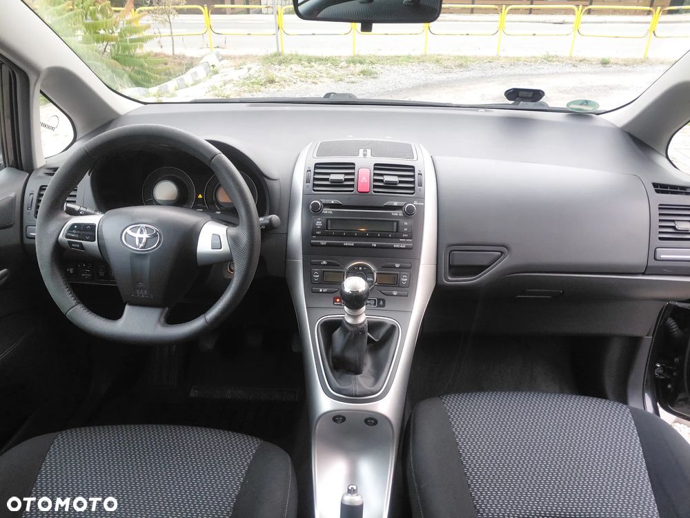 Toyota Auris 1.33 Dual-VVT-i Comfort - 17